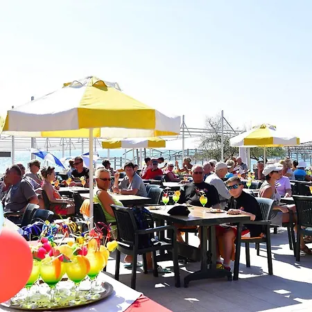 Feriested Febeach Side