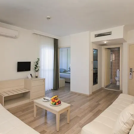 Febeach Курортный комплекс 4*