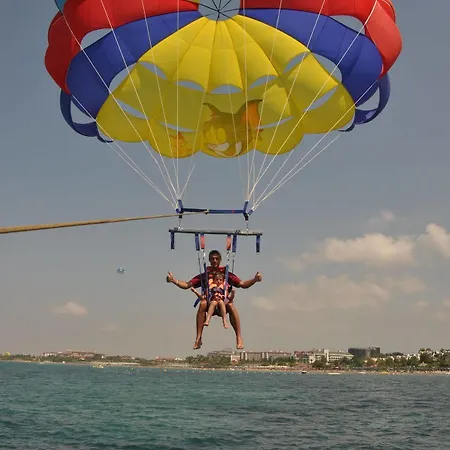 منتجع Febeach 4*